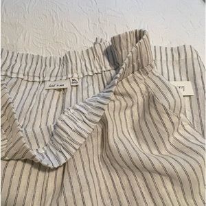 Land and sea pinstripe capris